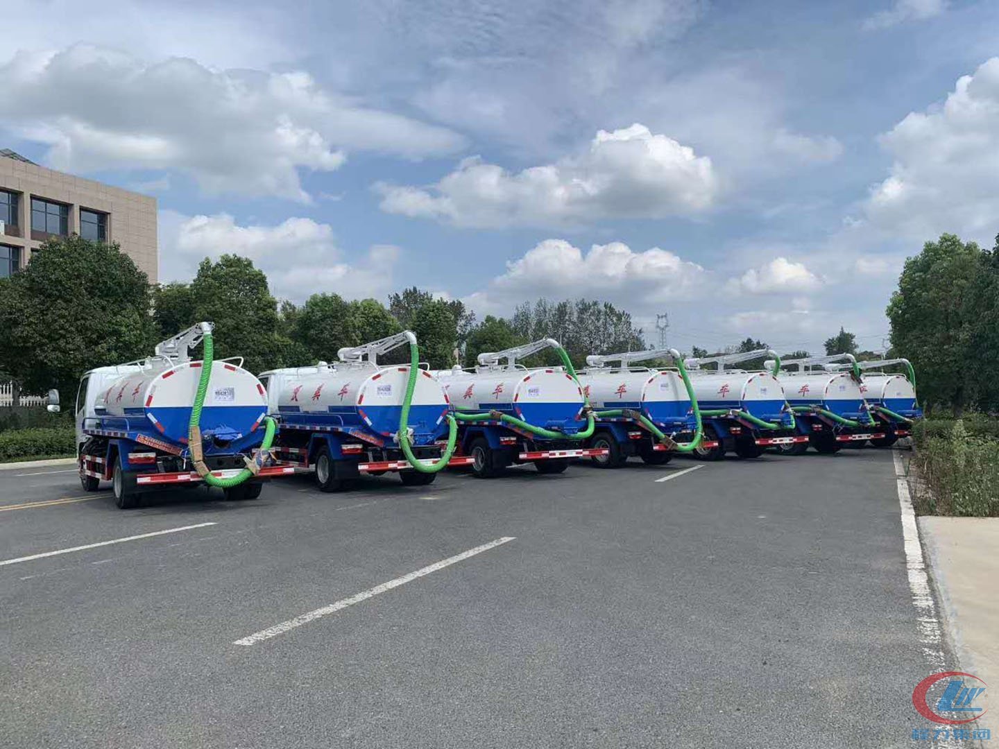DG视讯集团国六东风多利卡吸粪车批量发往内蒙古