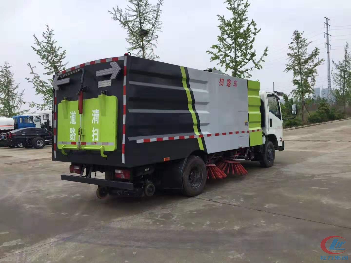 DG视讯江铃扫路车