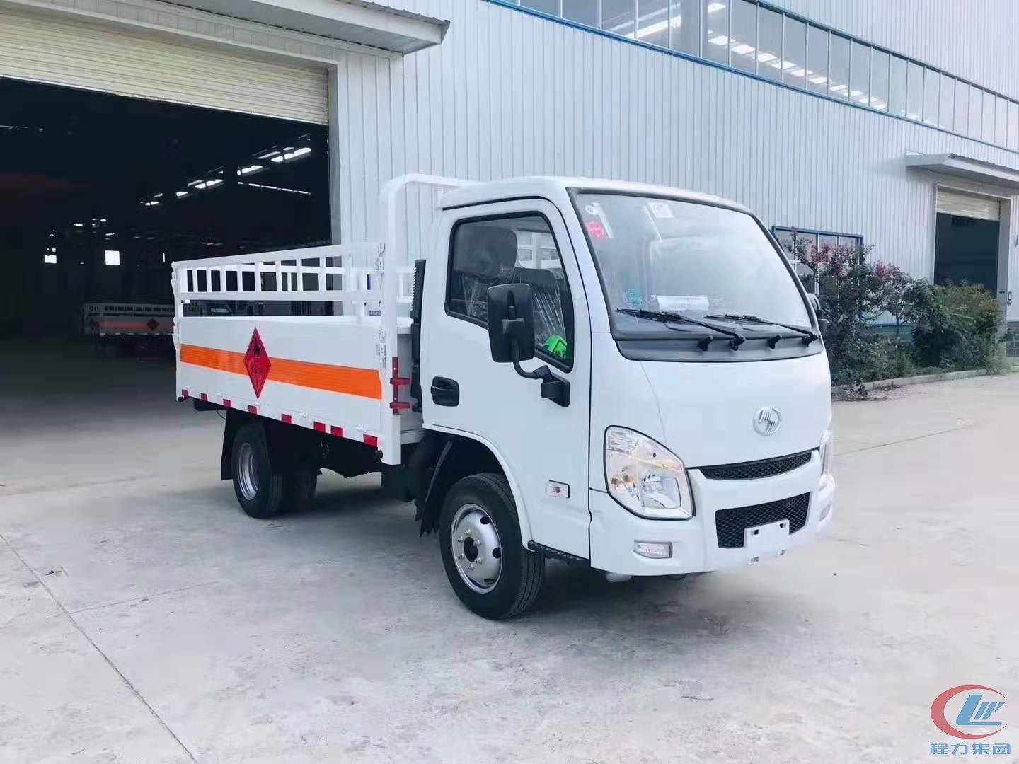 DG视讯汽车集团跃进仓栏式气瓶运输车蓝牌