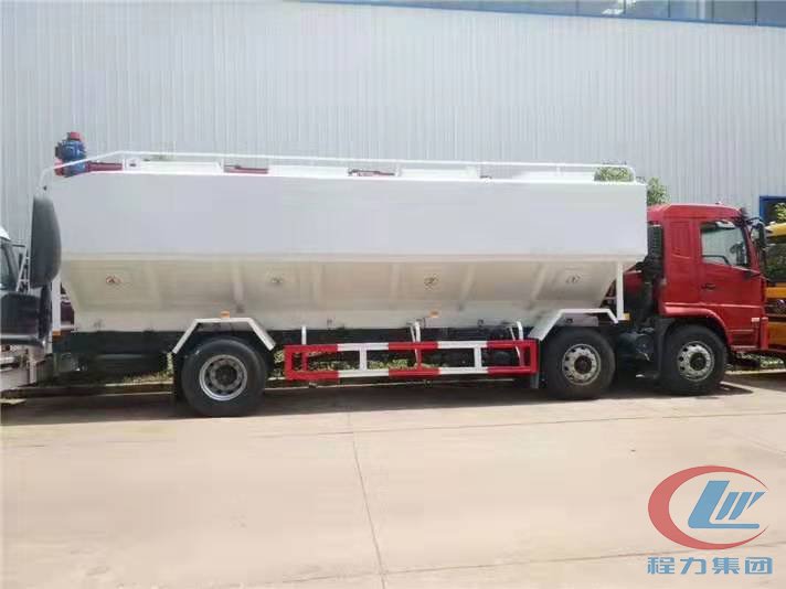 DG视讯陕汽轩德小三轴散装饲料车